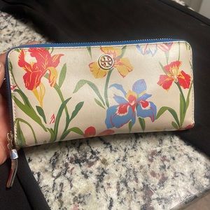 Tory  Burch wallet